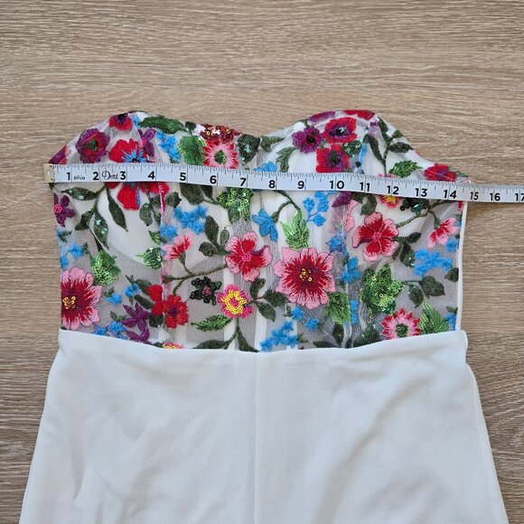 Remarkable Energy White Floral Embroidered Strapless Jumpsuit M New With Tags - Picture 8 of 17